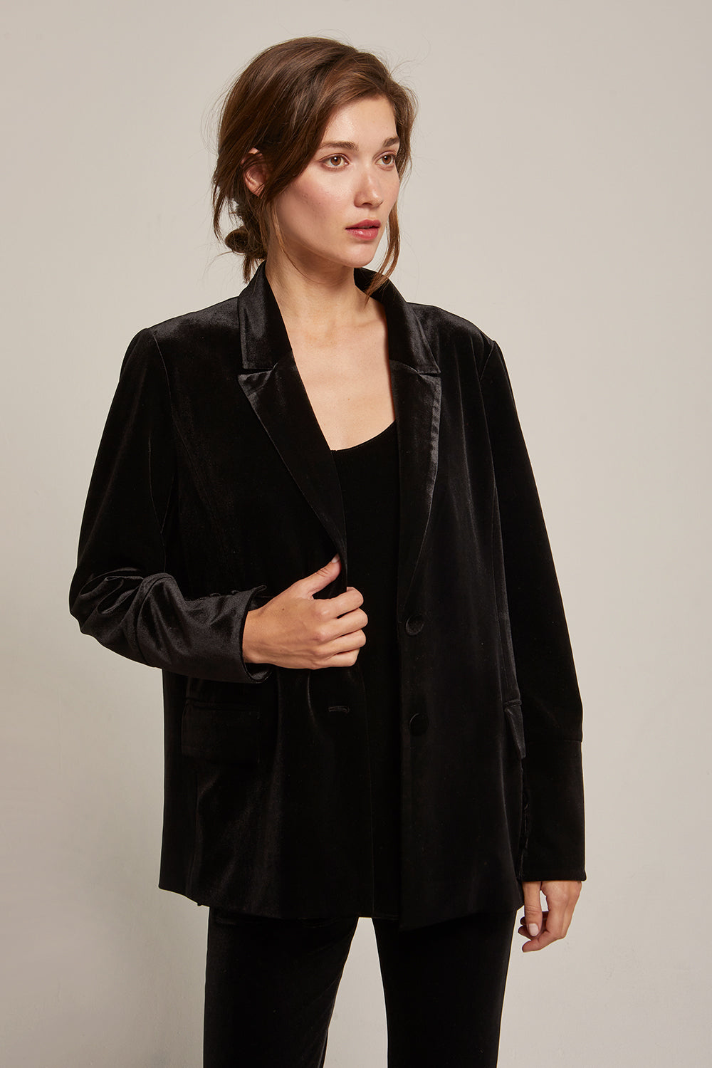Sahar Single Breasted Velvet Blazer