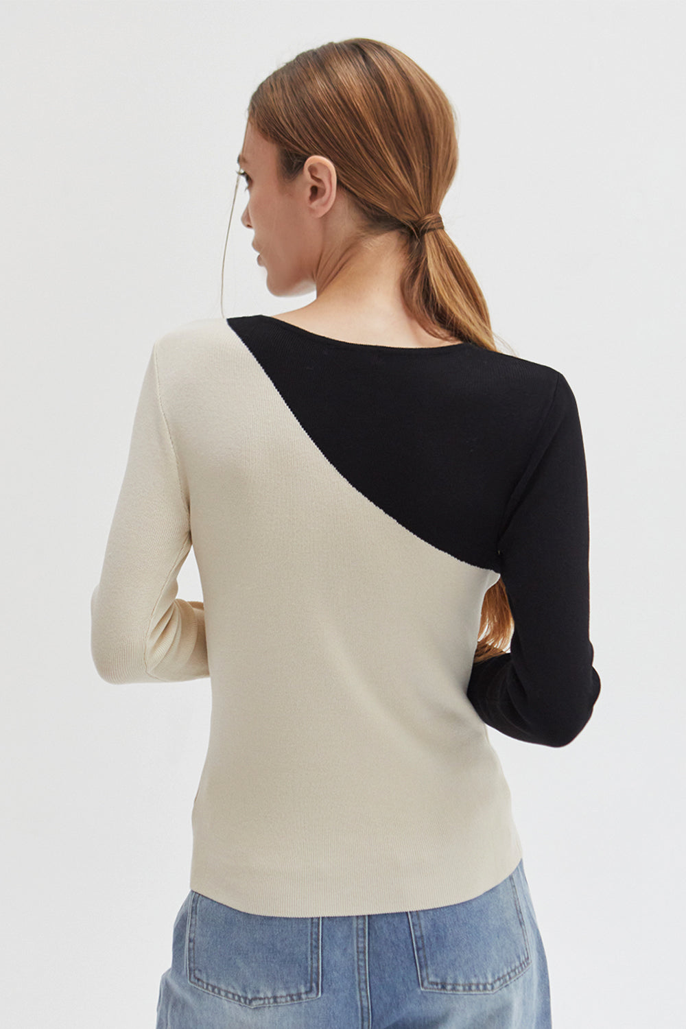 Carly Neckline Long Sleeves Knit Top