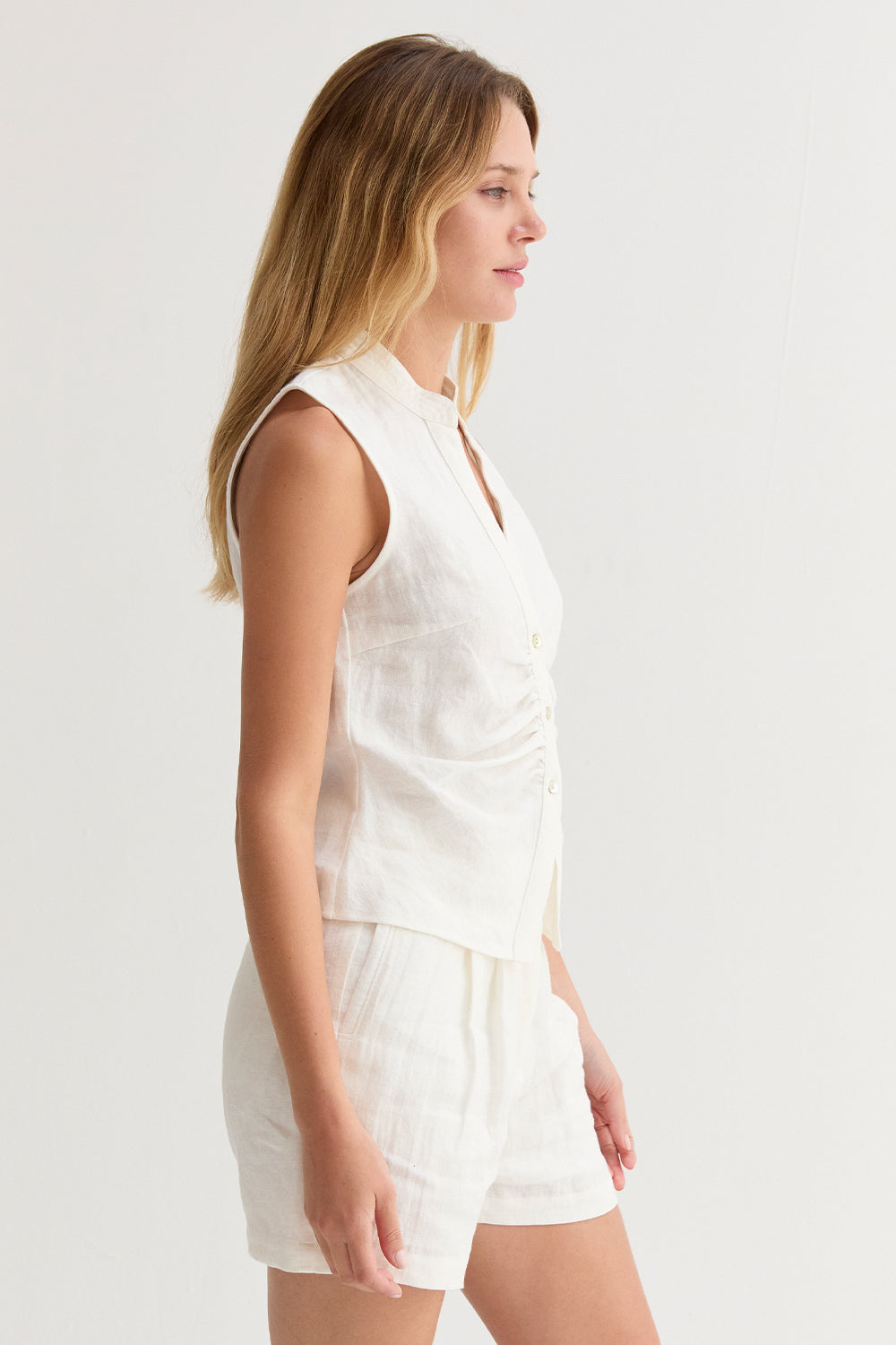 Jaylin Sleeveless Mandarin Collar Linen Blouse